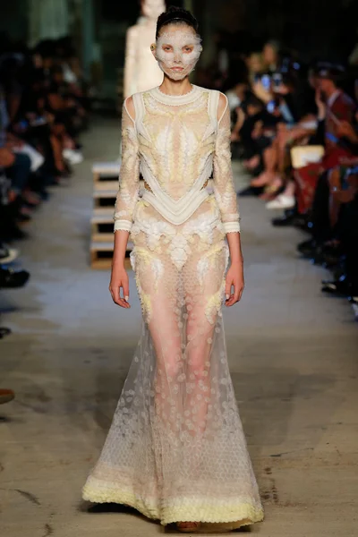 Look 44